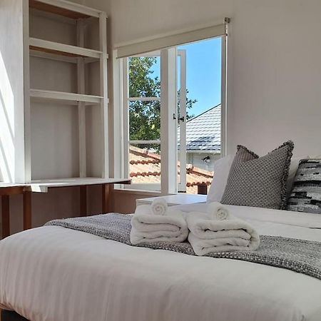 Вилла Bright And Modern Oasis In Kingsland Окленд Экстерьер фото