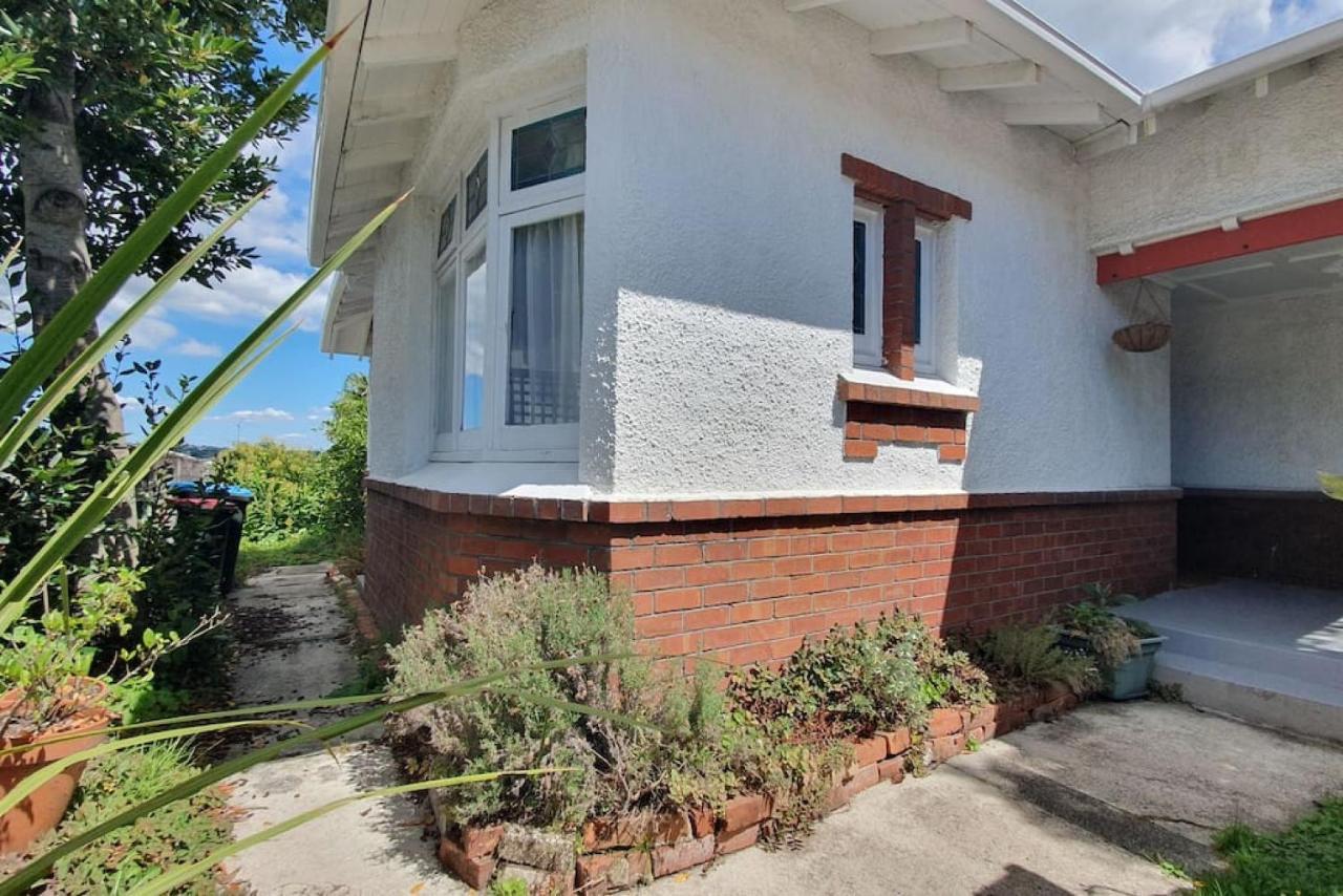 Вилла Bright And Modern Oasis In Kingsland Окленд Экстерьер фото