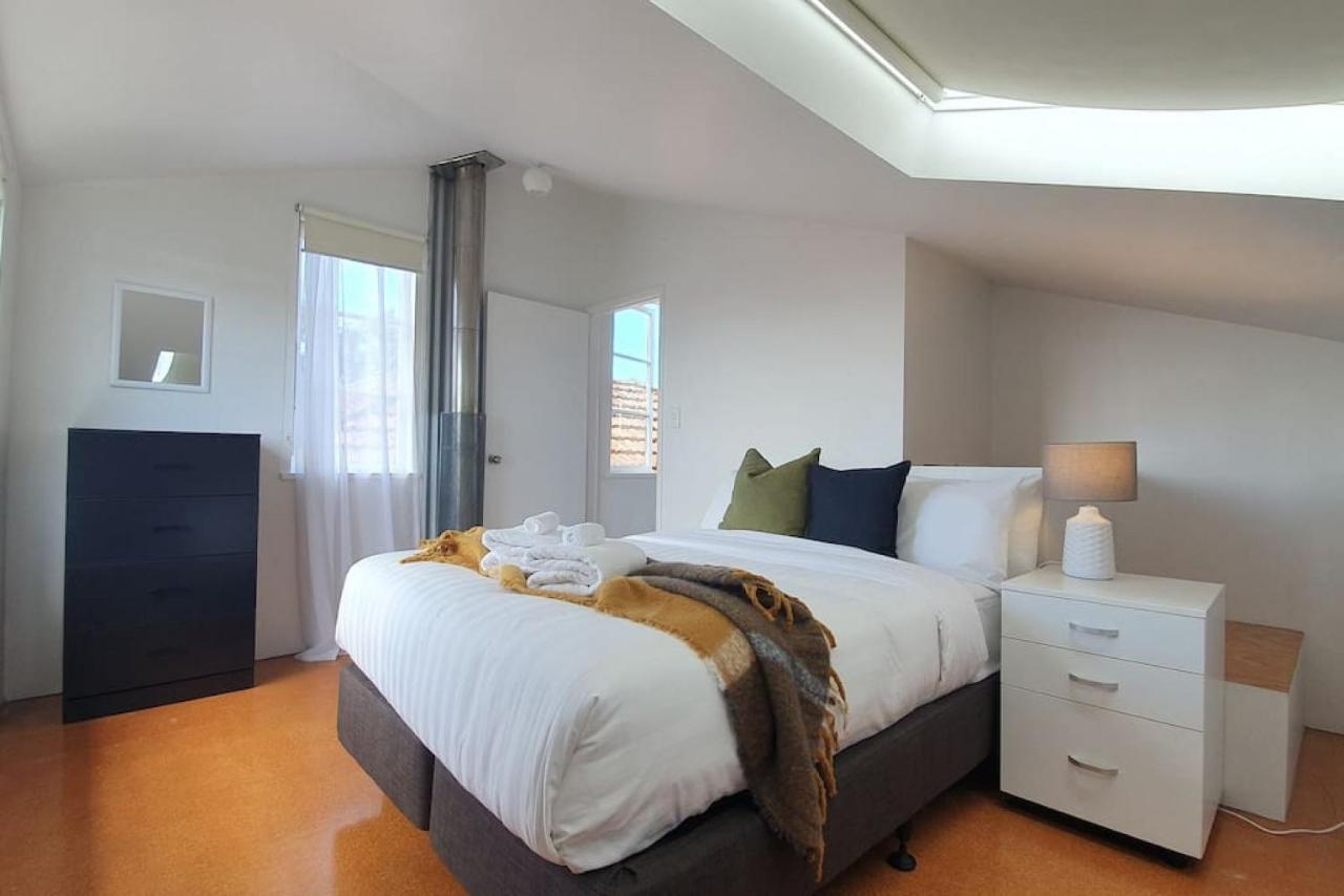 Вилла Bright And Modern Oasis In Kingsland Окленд Экстерьер фото
