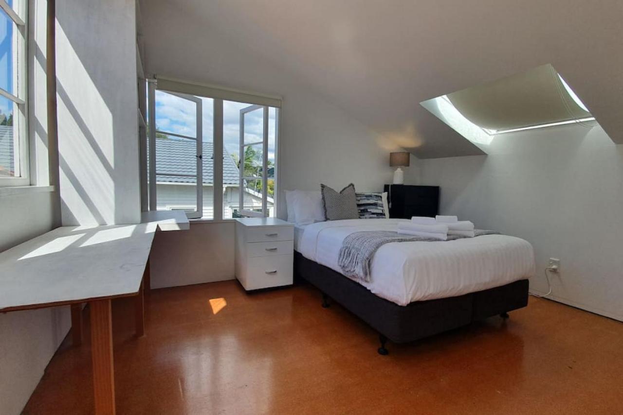 Вилла Bright And Modern Oasis In Kingsland Окленд Экстерьер фото